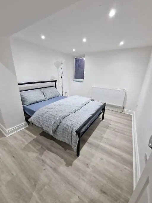 Modern Flat On Lea Bridge Road. Lejlighed London