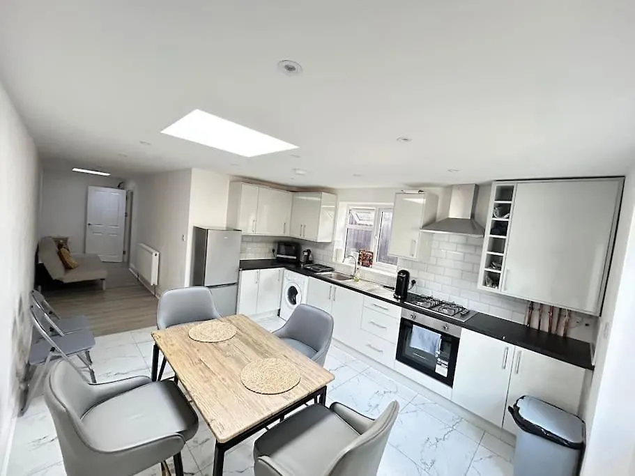 Modern Flat On Lea Bridge Road. Lejlighed London Storbritannien